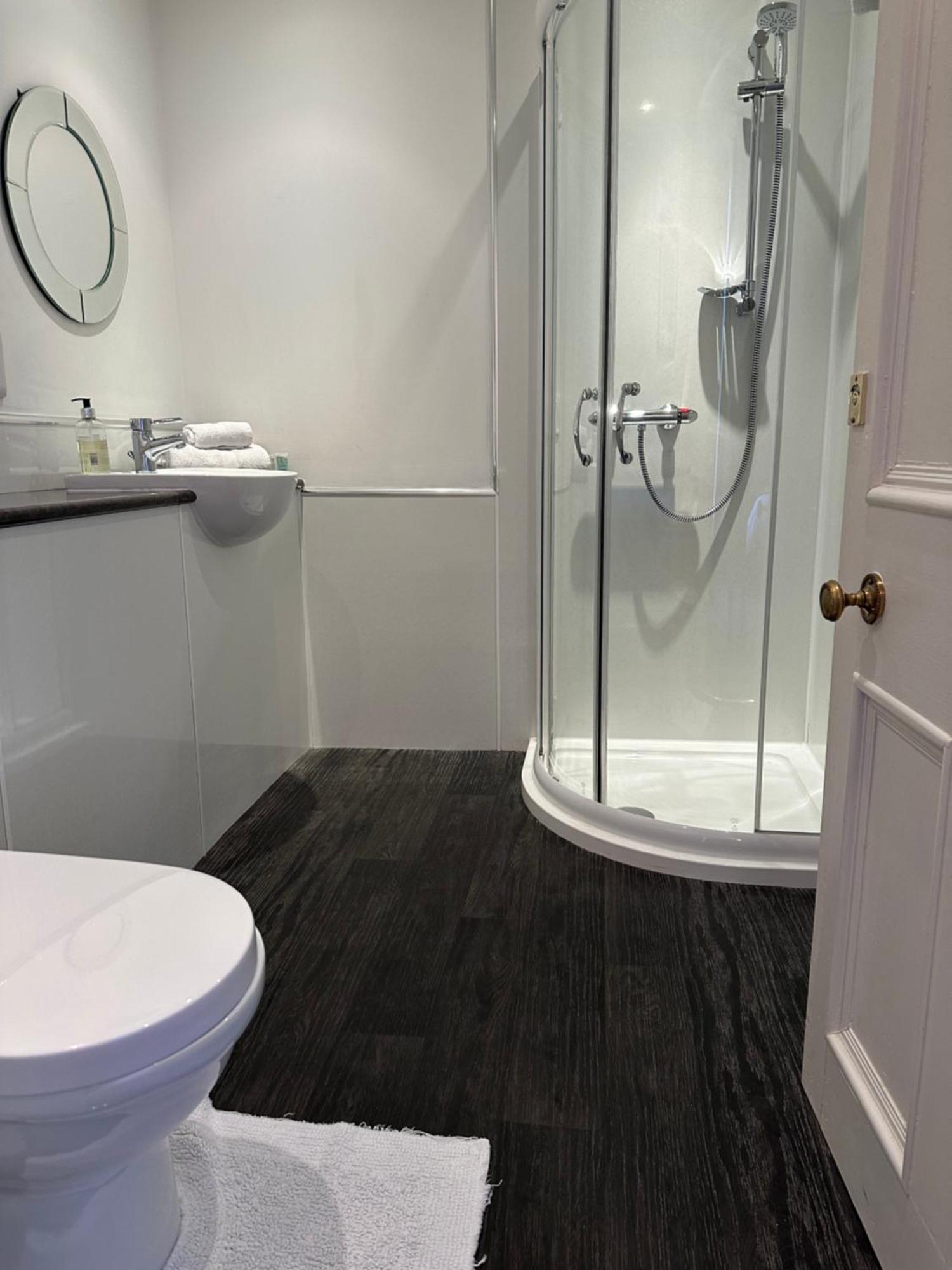 Third House Guest House Aberdeen Extérieur photo