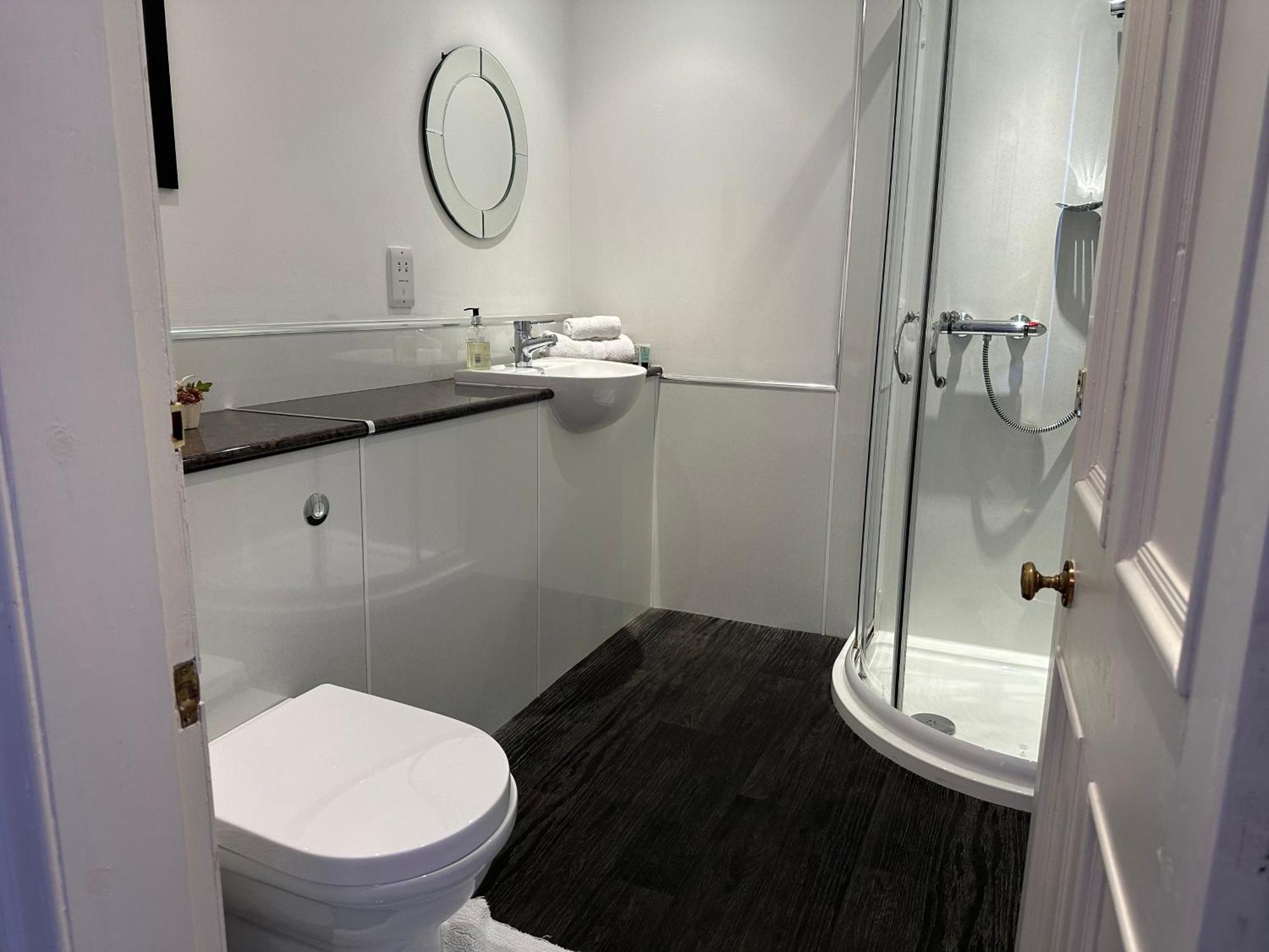 Third House Guest House Aberdeen Extérieur photo