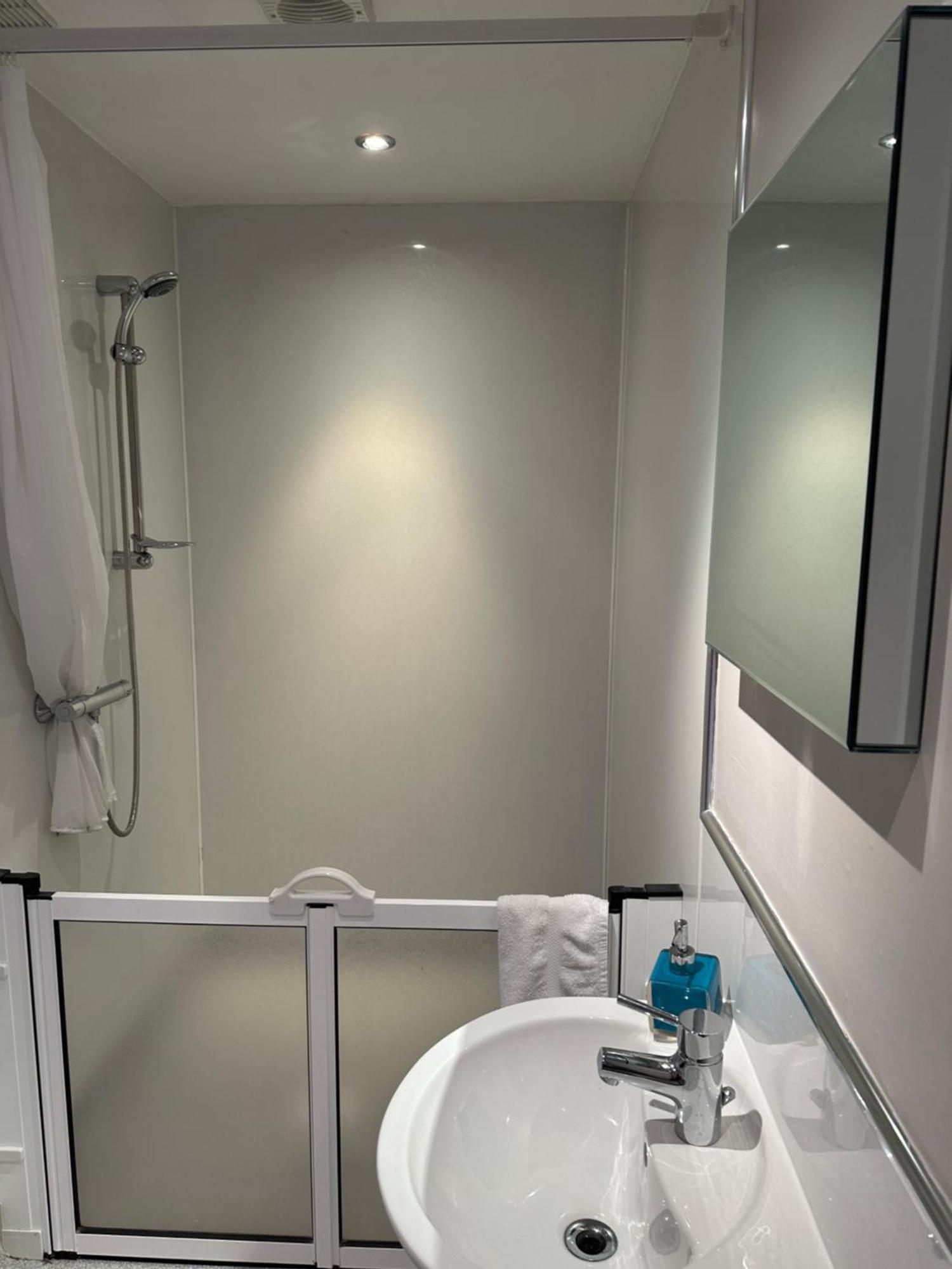 Third House Guest House Aberdeen Extérieur photo